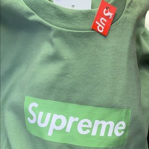 Supreme tee
